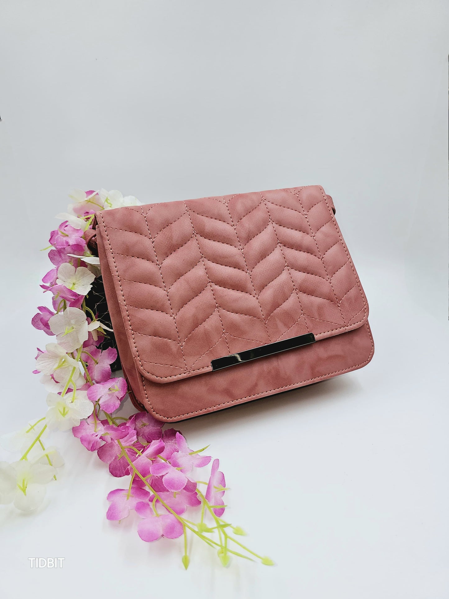 TIDBIT SLING BAGS