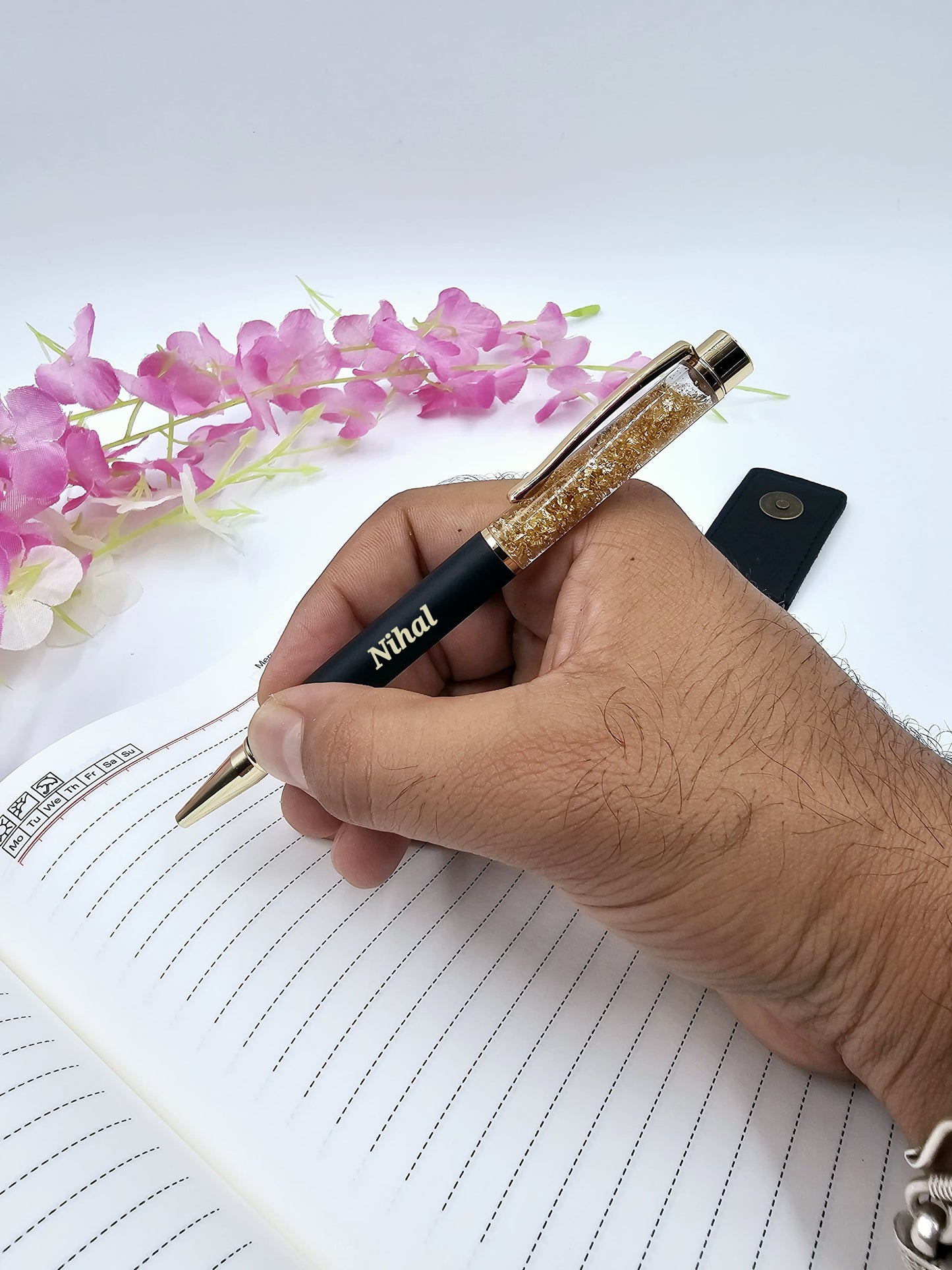 Personalized Corporate Gift Hamper – Elegant and Practical Essentials