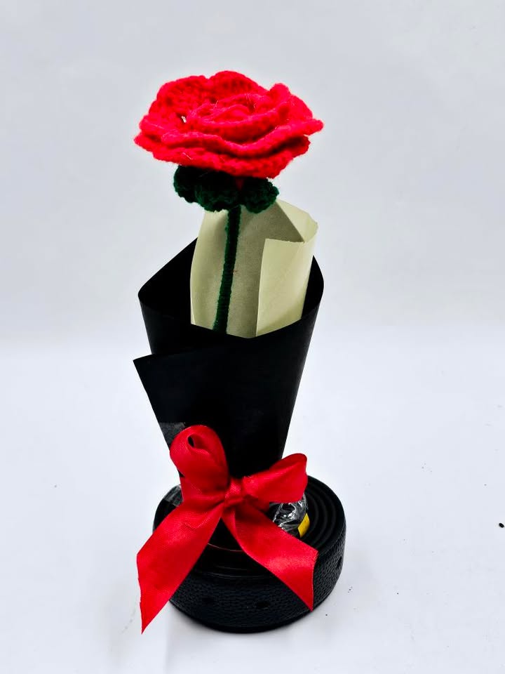 The Luxe Bloom Box – Premium Customized Gift Hamper for Him