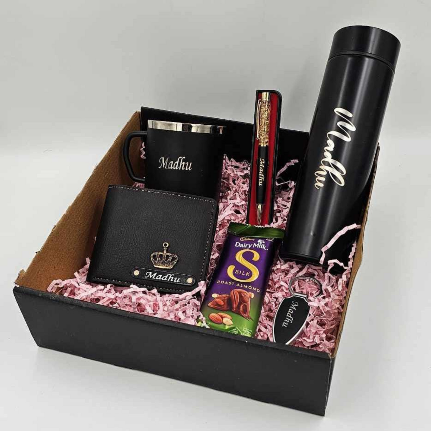 Personalized Gift Hamper for Him – Practical and Stylish Essentials