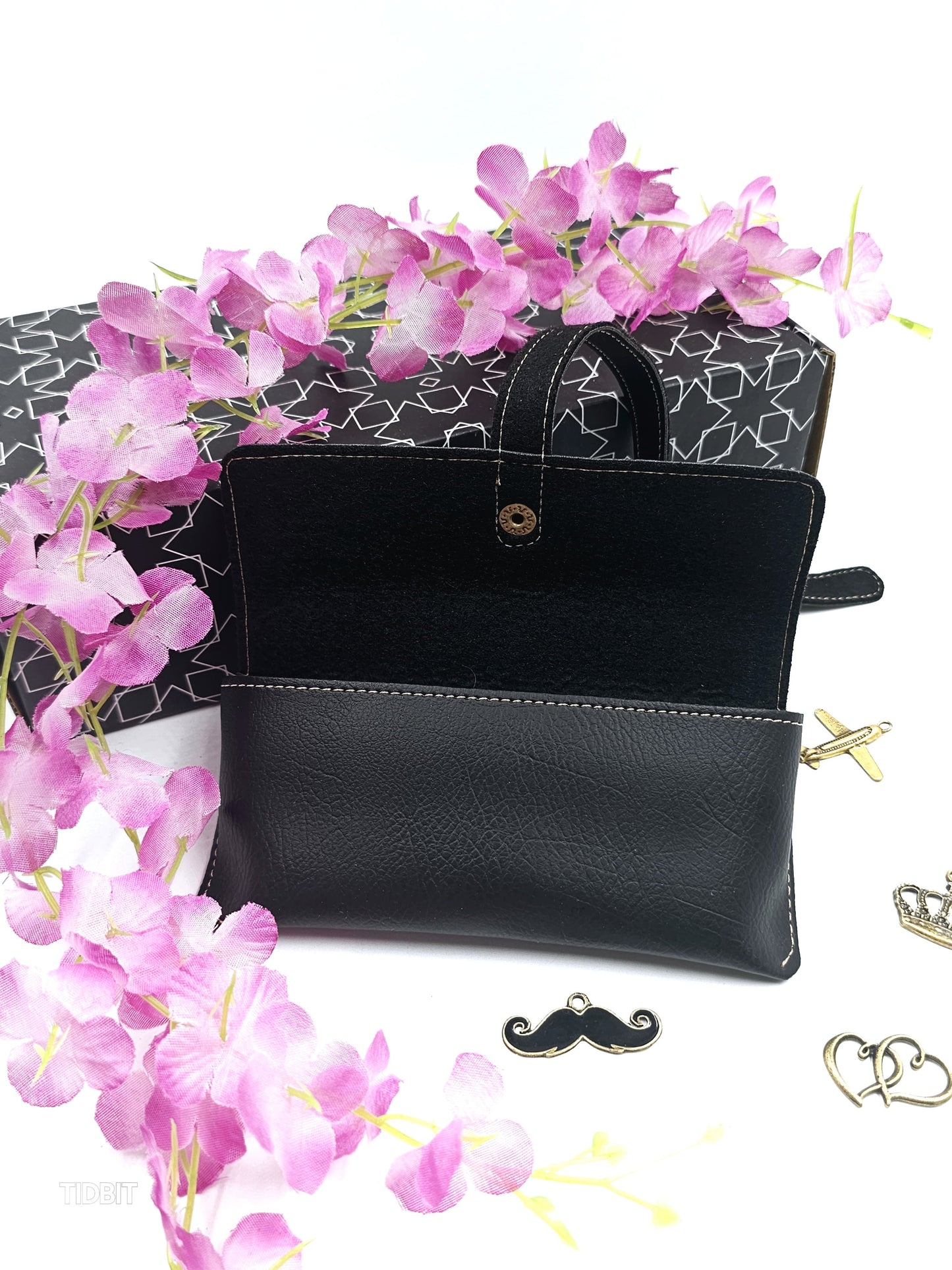 EYEWEAR CASE