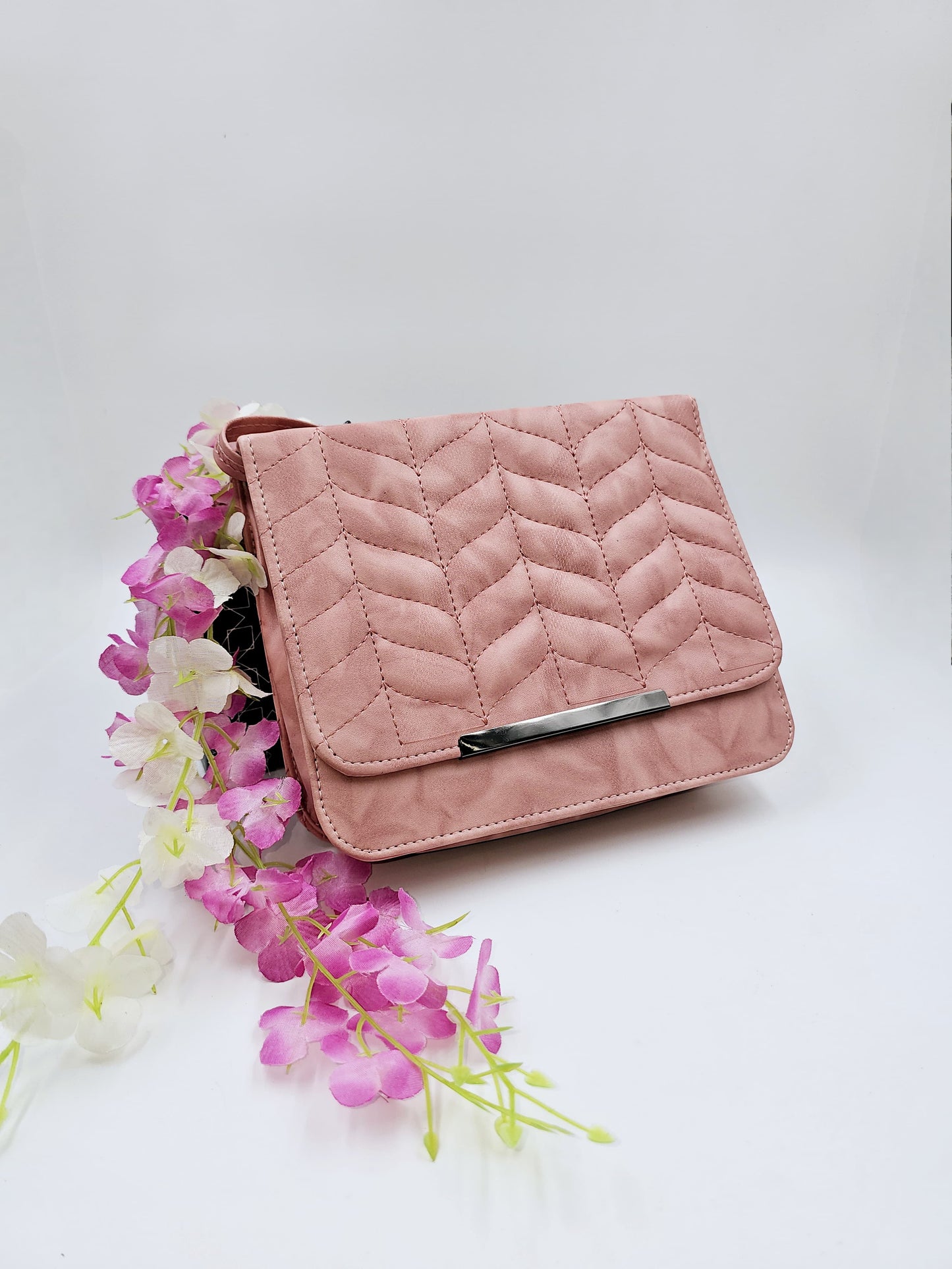 TIDBIT SLING BAGS