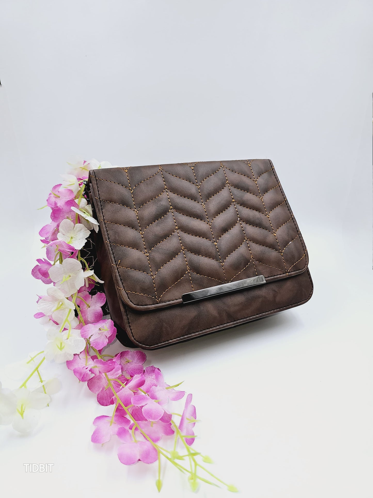 TIDBIT SLING BAGS