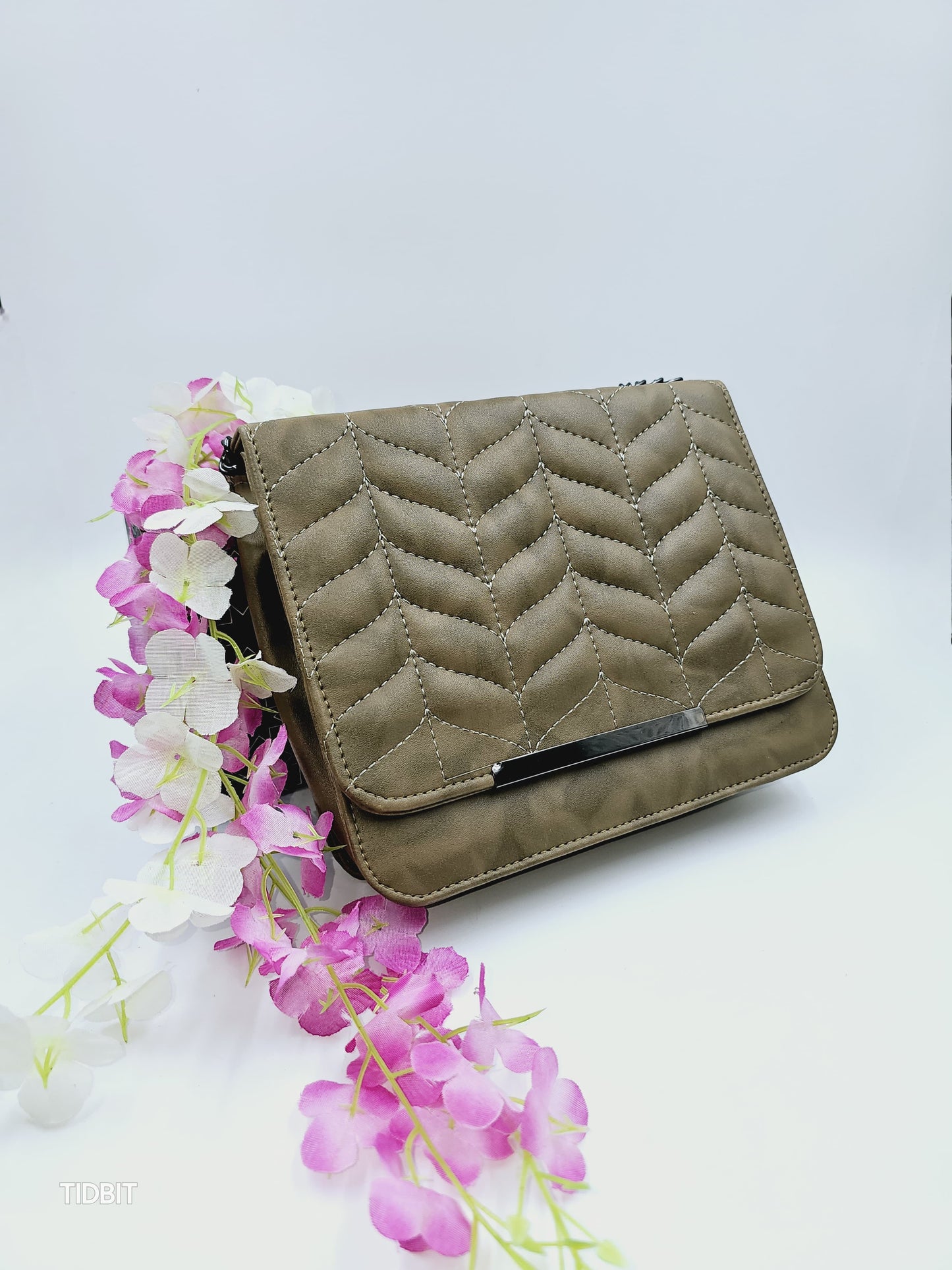 TIDBIT SLING BAGS